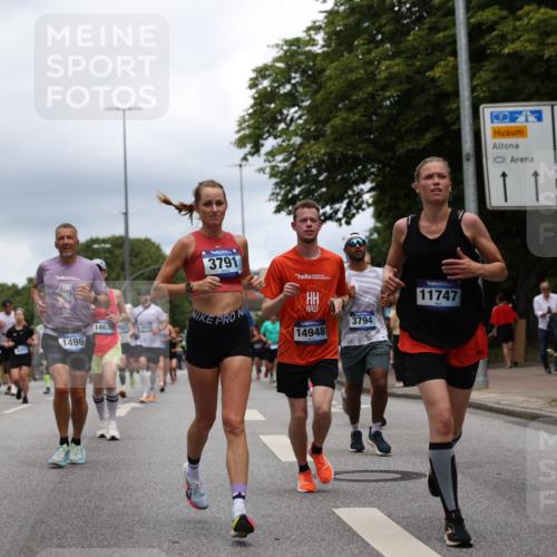 29.06.2025 - hella hamburg halbmarathon Yannick Fuchs http://msf.ph/oto/8265596 29.06.2025 10:48:47 20KM 1125, 1327, 1496, 1506, 1628, 2119, 2474, 2561, 2771, 2884, 2955, 3041, 3177, 3652, 3791, 3794, 3861, 3945, 4029, 4189, 4231, 4868, 4903, 4938, 5319, 6082, 6084, 6433, 6443, 6587, 6938, 8449, 8487, 8514, 8698, 8973, 10191, 10192, 10263, 10368, 10376, 11184, 11333, 11499, 11747, 11797, 11799, 11976, 12186, 12526, 12584, 12961, 13267, 13297, 13988, 14036, 14175, 14592, 14638, 14660, 14834, 14948, 15389, 15408, 15879, 16047, 16327, 17842, 18380 meine-sportfotos.de