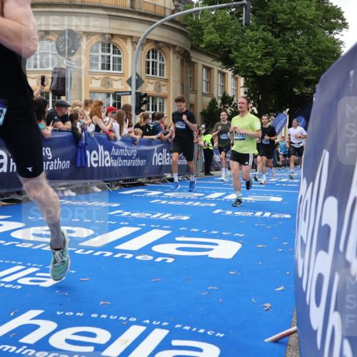 29.06.2025 - hella hamburg halbmarathon Strokosch-Dieckow http://msf.ph/oto/8265651 29.06.2025 10:45:02 Ziel 1171, 1424, 1520, 2270, 2890, 3917, 4997, 6266, 6575, 6819, 7709, 7843, 9030, 9302, 9710, 10313, 10741, 11688, 13919, 15334, 15365, 16058, 16685, 16689, 17381, 17382, 17544, 17960, 18055 meine-sportfotos.de
