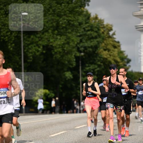 29.06.2025 - hella hamburg halbmarathon Dr. Thomas Lammeyer http://msf.ph/oto/8265659 29.06.2025 10:14:53 Kennedybrücke 1548, 1781, 2868, 4287, 5182, 5440, 5653, 5806, 8171, 8561, 8807, 8810, 10196, 11149 meine-sportfotos.de