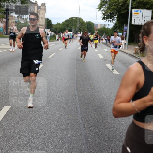 29.06.2025 - hella hamburg halbmarathon Yannick Fuchs http://msf.ph/oto/8265672 29.06.2025 10:36:41 20KM 1169, 1209, 1256, 1312, 1441, 1512, 1903, 1962, 3523, 4823, 5682, 5690, 6639, 6721, 6770, 7105, 7116, 7363, 7693, 8694, 9365, 12098, 13196, 13483, 13709, 13725, 14275, 14811, 15270, 15623, 15654, 15846, 15935, 16281, 16507, 16626, 17016, 17363, 17637, 17926, 18330 meine-sportfotos.de