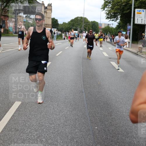 29.06.2025 - hella hamburg halbmarathon Yannick Fuchs http://msf.ph/oto/8265692 29.06.2025 10:36:41 20KM 1169, 1209, 1256, 1312, 1441, 1512, 1903, 1962, 3523, 4823, 5682, 5690, 6639, 6721, 6770, 7105, 7116, 7363, 7693, 8694, 9365, 12098, 13196, 13483, 13709, 13725, 14275, 14811, 15270, 15623, 15654, 15846, 15935, 16281, 16507, 16626, 17016, 17363, 17637, 17926, 18330 meine-sportfotos.de