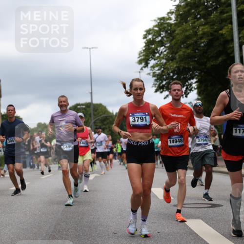 29.06.2025 - hella hamburg halbmarathon Yannick Fuchs http://msf.ph/oto/8265716 29.06.2025 10:48:48 20KM 1125, 1327, 1496, 1506, 1628, 2119, 2474, 2561, 2771, 2884, 2955, 3041, 3652, 3791, 3794, 3945, 4029, 4189, 4231, 4868, 4903, 4938, 5319, 6082, 6355, 6433, 6443, 6587, 6938, 8449, 8487, 8514, 8698, 8973, 10191, 10192, 10263, 10368, 10376, 11184, 11333, 11499, 11747, 11797, 11799, 11976, 12186, 12526, 12584, 12961, 13267, 13297, 13988, 14036, 14175, 14592, 14638, 14660, 14834, 14845, 14948, 15389, 15408, 15879, 16047, 16327, 17842, 18031, 18380 meine-sportfotos.de