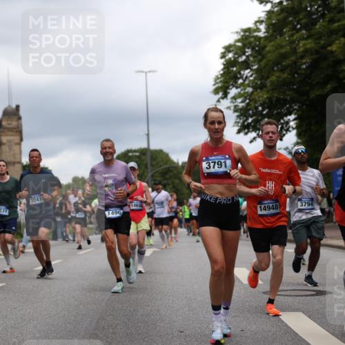 29.06.2025 - hella hamburg halbmarathon Yannick Fuchs http://msf.ph/oto/8265734 29.06.2025 10:48:48 20KM 1125, 1327, 1496, 1506, 1628, 2119, 2474, 2561, 2771, 2884, 2955, 3041, 3652, 3791, 3794, 3945, 4029, 4189, 4231, 4868, 4903, 4938, 5319, 6082, 6355, 6433, 6443, 6587, 6938, 8449, 8487, 8514, 8698, 8973, 10191, 10192, 10263, 10368, 10376, 11184, 11333, 11499, 11747, 11797, 11799, 11976, 12186, 12526, 12584, 12961, 13267, 13297, 13988, 14036, 14175, 14592, 14638, 14660, 14834, 14845, 14948, 15389, 15408, 15879, 16047, 16327, 17842, 18031, 18380 meine-sportfotos.de