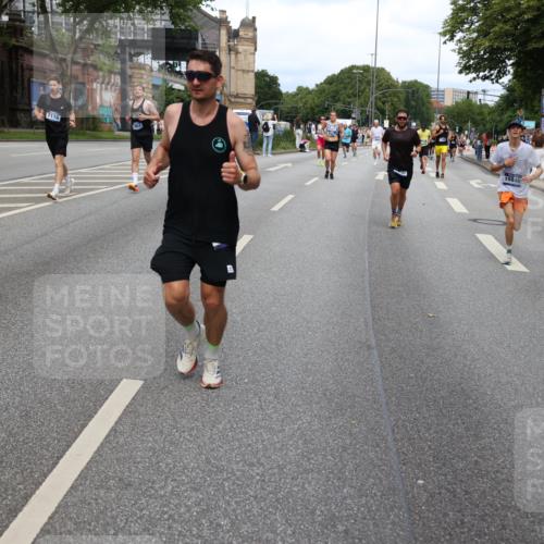 29.06.2025 - hella hamburg halbmarathon Yannick Fuchs http://msf.ph/oto/8265739 29.06.2025 10:36:41 20KM 1169, 1209, 1256, 1312, 1441, 1512, 1903, 1962, 3523, 4823, 5682, 5690, 6639, 6721, 6770, 7105, 7116, 7363, 7693, 8694, 9365, 12098, 13196, 13483, 13709, 13725, 14275, 14811, 15270, 15623, 15654, 15846, 15935, 16281, 16507, 16626, 17016, 17363, 17637, 17926, 18330 meine-sportfotos.de