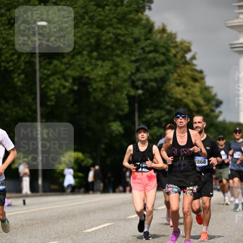 29.06.2025 - hella hamburg halbmarathon Dr. Thomas Lammeyer http://msf.ph/oto/8265770 29.06.2025 10:14:53 Kennedybrücke 1548, 1781, 2868, 4287, 5182, 5440, 5653, 5806, 8171, 8561, 8807, 8810, 10196, 11149 meine-sportfotos.de