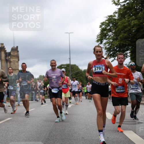 29.06.2025 - hella hamburg halbmarathon Yannick Fuchs http://msf.ph/oto/8265772 29.06.2025 10:48:48 20KM 1125, 1327, 1496, 1506, 1628, 2119, 2474, 2561, 2771, 2884, 2955, 3041, 3652, 3791, 3794, 3945, 4029, 4189, 4231, 4868, 4903, 4938, 5319, 6082, 6355, 6433, 6443, 6587, 6938, 8449, 8487, 8514, 8698, 8973, 10191, 10192, 10263, 10368, 10376, 11184, 11333, 11499, 11747, 11797, 11799, 11976, 12186, 12526, 12584, 12961, 13267, 13297, 13988, 14036, 14175, 14592, 14638, 14660, 14834, 14845, 14948, 15389, 15408, 15879, 16047, 16327, 17842, 18031, 18380 meine-sportfotos.de