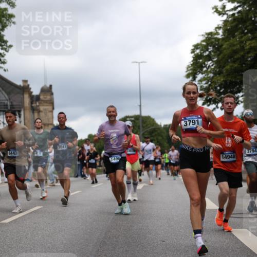 29.06.2025 - hella hamburg halbmarathon Yannick Fuchs http://msf.ph/oto/8265798 29.06.2025 10:48:48 20KM 1125, 1327, 1496, 1506, 1628, 2119, 2474, 2561, 2771, 2884, 2955, 3041, 3652, 3791, 3794, 3945, 4029, 4189, 4231, 4868, 4903, 4938, 5319, 6082, 6355, 6433, 6443, 6587, 6938, 8449, 8487, 8514, 8698, 8973, 10191, 10192, 10263, 10368, 10376, 11184, 11333, 11499, 11747, 11797, 11799, 11976, 12186, 12526, 12584, 12961, 13267, 13297, 13988, 14036, 14175, 14592, 14638, 14660, 14834, 14845, 14948, 15389, 15408, 15879, 16047, 16327, 17842, 18031, 18380 meine-sportfotos.de