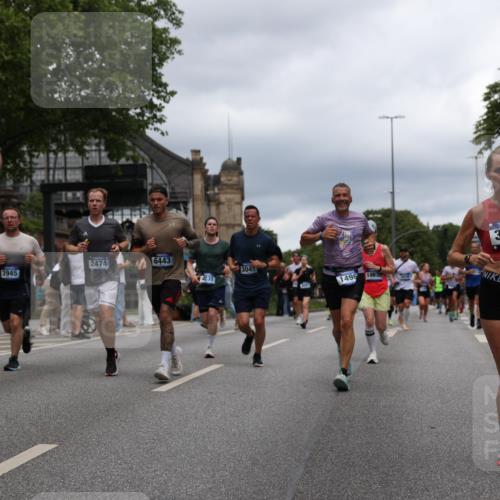 29.06.2025 - hella hamburg halbmarathon Yannick Fuchs http://msf.ph/oto/8265835 29.06.2025 10:48:48 20KM 1125, 1327, 1496, 1506, 1628, 2119, 2474, 2561, 2771, 2884, 2955, 3041, 3652, 3791, 3794, 3945, 4029, 4189, 4231, 4868, 4903, 4938, 5319, 6082, 6355, 6433, 6443, 6587, 6938, 8449, 8487, 8514, 8698, 8973, 10191, 10192, 10263, 10368, 10376, 11184, 11333, 11499, 11747, 11797, 11799, 11976, 12186, 12526, 12584, 12961, 13267, 13297, 13988, 14036, 14175, 14592, 14638, 14660, 14834, 14845, 14948, 15389, 15408, 15879, 16047, 16327, 17842, 18031, 18380 meine-sportfotos.de