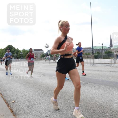 29.06.2025 - hella hamburg halbmarathon Lena Gebhardt http://msf.ph/oto/8265873 29.06.2025 10:11:12 Lombardsbrücke 1166, 1186, 1723, 1781, 2868, 3837, 4287, 5254, 5653, 7271, 7370, 8171, 8206, 8207, 8368, 8561, 9119, 9169, 9829, 10196, 10372, 11149, 11755, 12286, 12426, 12556, 12571, 12790, 12836, 13588, 13594, 13603, 14022, 14149, 14270, 15009, 15214, 15252, 15797, 15908, 16383, 16808, 17142, 17500, 17532, 17787, 18382, 18949, 19172, 19241 meine-sportfotos.de