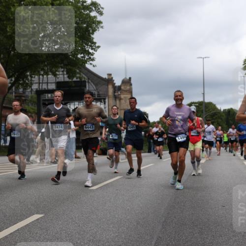 29.06.2025 - hella hamburg halbmarathon Yannick Fuchs http://msf.ph/oto/8265898 29.06.2025 10:48:48 20KM 1125, 1327, 1496, 1506, 1628, 2119, 2474, 2561, 2771, 2884, 2955, 3041, 3652, 3791, 3794, 3945, 4029, 4189, 4231, 4868, 4903, 4938, 5319, 6082, 6355, 6433, 6443, 6587, 6938, 8449, 8487, 8514, 8698, 8973, 10191, 10192, 10263, 10368, 10376, 11184, 11333, 11499, 11747, 11797, 11799, 11976, 12186, 12526, 12584, 12961, 13267, 13297, 13988, 14036, 14175, 14592, 14638, 14660, 14834, 14845, 14948, 15389, 15408, 15879, 16047, 16327, 17842, 18031, 18380 meine-sportfotos.de
