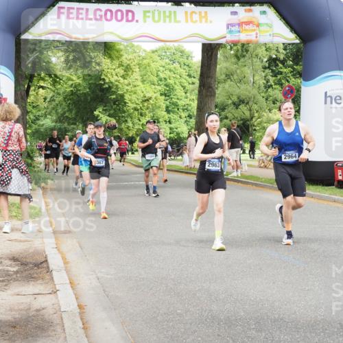 29.06.2025 - hella hamburg halbmarathon MichiJ http://msf.ph/oto/8265921 29.06.2025 10:54:32 Zwischen KM18-KM19 2963, 2964, 4014, 5363, 9967, 11088, 11355, 11641, 16824, 16976, 17062 meine-sportfotos.de