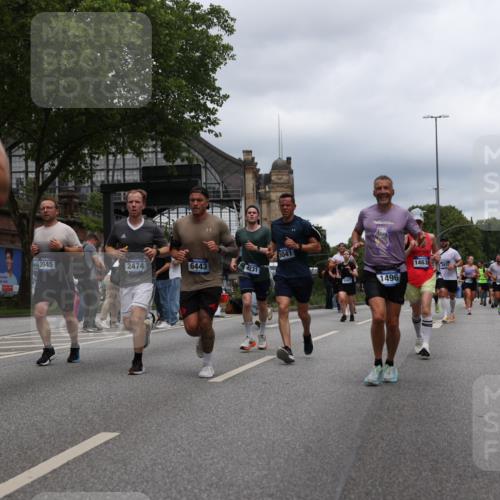 29.06.2025 - hella hamburg halbmarathon Yannick Fuchs http://msf.ph/oto/8265947 29.06.2025 10:48:48 20KM 1125, 1327, 1496, 1506, 1628, 2119, 2474, 2561, 2771, 2884, 2955, 3041, 3652, 3791, 3794, 3945, 4029, 4189, 4231, 4868, 4903, 4938, 5319, 6082, 6355, 6433, 6443, 6587, 6938, 8449, 8487, 8514, 8698, 8973, 10191, 10192, 10263, 10368, 10376, 11184, 11333, 11499, 11747, 11797, 11799, 11976, 12186, 12526, 12584, 12961, 13267, 13297, 13988, 14036, 14175, 14592, 14638, 14660, 14834, 14845, 14948, 15389, 15408, 15879, 16047, 16327, 17842, 18031, 18380 meine-sportfotos.de