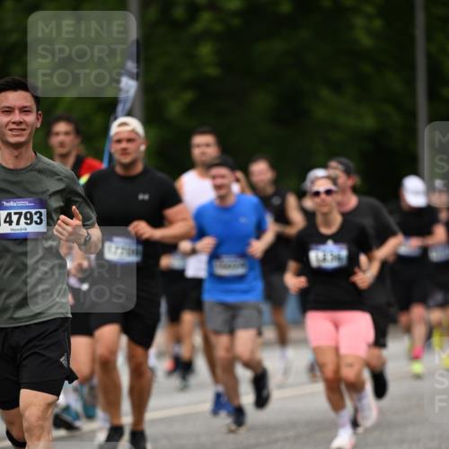 29.06.2025 - hella hamburg halbmarathon Dr. Thomas Lammeyer http://msf.ph/oto/8265984 29.06.2025 10:35:35 Kennedybrücke 1097, 1547, 1844, 1979, 2831, 2832, 2914, 3281, 3396, 3424, 3571, 3681, 4877, 4953, 5165, 5350, 5846, 5965, 6078, 6160, 6573, 6640, 7120, 8806, 8812, 8941, 9078, 9104, 9183, 9883, 10148, 10240, 10435, 10586, 11178 meine-sportfotos.de