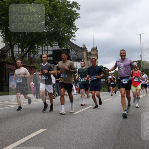 29.06.2025 - hella hamburg halbmarathon Yannick Fuchs http://msf.ph/oto/8266014 29.06.2025 10:48:48 20KM 1125, 1327, 1496, 1506, 1628, 2119, 2474, 2561, 2771, 2884, 2955, 3041, 3652, 3791, 3794, 3945, 4029, 4189, 4231, 4868, 4903, 4938, 5319, 6082, 6355, 6433, 6443, 6587, 6938, 8449, 8487, 8514, 8698, 8973, 10191, 10192, 10263, 10368, 10376, 11184, 11333, 11499, 11747, 11797, 11799, 11976, 12186, 12526, 12584, 12961, 13267, 13297, 13988, 14036, 14175, 14592, 14638, 14660, 14834, 14845, 14948, 15389, 15408, 15879, 16047, 16327, 17842, 18031, 18380 meine-sportfotos.de
