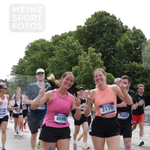 29.06.2025 - hella hamburg halbmarathon Jannik Wohlers http://msf.ph/oto/8266015 29.06.2025 10:33:29 Lombardsbrücke 1189, 1275, 1417, 1705, 1787, 1896, 2482, 2526, 3264, 3340, 3345, 3560, 4479, 4696, 4807, 4942, 5096, 5141, 5557, 5561, 5566, 5584, 5691, 5821, 5822, 5887, 6364, 6515, 6516, 6956, 7027, 7565, 8202, 8375, 8377, 8383, 8401, 9094, 9875, 9995, 10007, 10071, 10561, 10800, 11092, 11111, 11237, 11338, 11642, 12330, 12562, 12652, 12835, 13401, 13535, 13741, 13853, 13934, 14032, 14873, 15792, 17440, 19145, 19164 meine-sportfotos.de