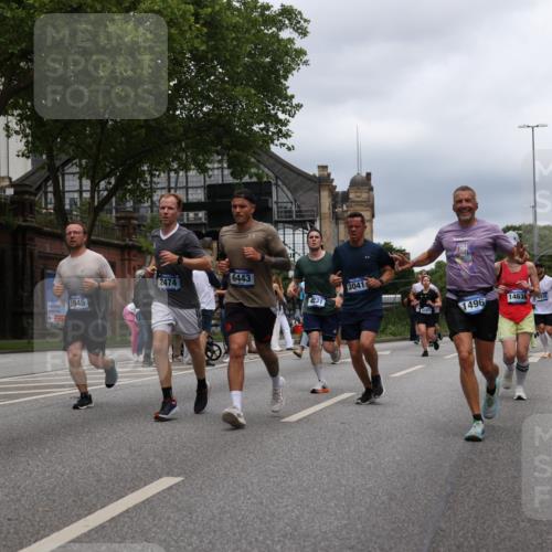 29.06.2025 - hella hamburg halbmarathon Yannick Fuchs http://msf.ph/oto/8266042 29.06.2025 10:48:48 20KM 1125, 1327, 1496, 1506, 1628, 2119, 2474, 2561, 2771, 2884, 2955, 3041, 3652, 3791, 3794, 3945, 4029, 4189, 4231, 4868, 4903, 4938, 5319, 6082, 6355, 6433, 6443, 6587, 6938, 8449, 8487, 8514, 8698, 8973, 10191, 10192, 10263, 10368, 10376, 11184, 11333, 11499, 11747, 11797, 11799, 11976, 12186, 12526, 12584, 12961, 13267, 13297, 13988, 14036, 14175, 14592, 14638, 14660, 14834, 14845, 14948, 15389, 15408, 15879, 16047, 16327, 17842, 18031, 18380 meine-sportfotos.de