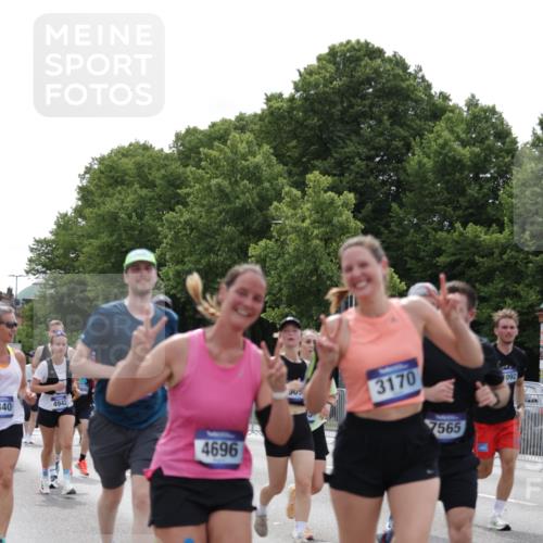 29.06.2025 - hella hamburg halbmarathon Jannik Wohlers http://msf.ph/oto/8266044 29.06.2025 10:33:29 Lombardsbrücke 1189, 1275, 1417, 1705, 1787, 1896, 2482, 2526, 3264, 3340, 3345, 3560, 4479, 4696, 4807, 4942, 5096, 5141, 5557, 5561, 5566, 5584, 5691, 5821, 5822, 5887, 6364, 6515, 6516, 6956, 7027, 7565, 8202, 8375, 8377, 8383, 8401, 9094, 9875, 9995, 10007, 10071, 10561, 10800, 11092, 11111, 11237, 11338, 11642, 12330, 12562, 12652, 12835, 13401, 13535, 13741, 13853, 13934, 14032, 14873, 15792, 17440, 19145, 19164 meine-sportfotos.de
