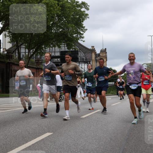 29.06.2025 - hella hamburg halbmarathon Yannick Fuchs http://msf.ph/oto/8266050 29.06.2025 10:48:48 20KM 1125, 1327, 1496, 1506, 1628, 2119, 2474, 2561, 2771, 2884, 2955, 3041, 3652, 3791, 3794, 3945, 4029, 4189, 4231, 4868, 4903, 4938, 5319, 6082, 6355, 6433, 6443, 6587, 6938, 8449, 8487, 8514, 8698, 8973, 10191, 10192, 10263, 10368, 10376, 11184, 11333, 11499, 11747, 11797, 11799, 11976, 12186, 12526, 12584, 12961, 13267, 13297, 13988, 14036, 14175, 14592, 14638, 14660, 14834, 14845, 14948, 15389, 15408, 15879, 16047, 16327, 17842, 18031, 18380 meine-sportfotos.de