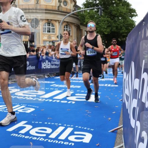 29.06.2025 - hella hamburg halbmarathon Strokosch-Dieckow http://msf.ph/oto/8266098 29.06.2025 10:45:11 Ziel 2188, 2270, 3917, 4997, 6054, 6375, 6575, 6819, 7087, 9302, 9710, 10064, 10313, 12783, 13919, 15365, 15563, 15636, 15651, 15741, 15760, 16513, 16685, 16689, 17120, 17960, 18346, 18718 meine-sportfotos.de