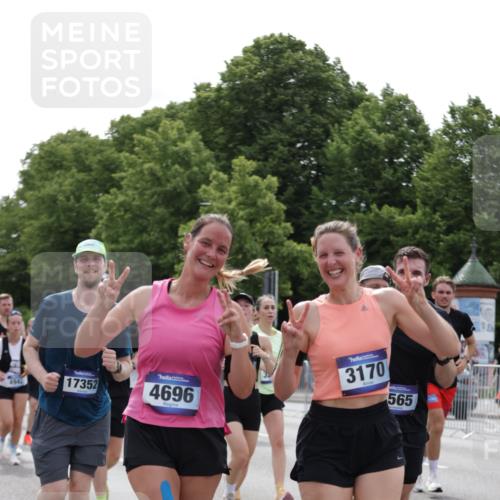 29.06.2025 - hella hamburg halbmarathon Jannik Wohlers http://msf.ph/oto/8266107 29.06.2025 10:33:29 Lombardsbrücke 1189, 1275, 1417, 1705, 1787, 1896, 2482, 2526, 3264, 3340, 3345, 3560, 4479, 4696, 4807, 4942, 5096, 5141, 5557, 5561, 5566, 5584, 5691, 5821, 5822, 5887, 6364, 6515, 6516, 6956, 7027, 7565, 8202, 8375, 8377, 8383, 8401, 9094, 9875, 9995, 10007, 10071, 10561, 10800, 11092, 11111, 11237, 11338, 11642, 12330, 12562, 12652, 12835, 13401, 13535, 13741, 13853, 13934, 14032, 14873, 15792, 17440, 19145, 19164 meine-sportfotos.de
