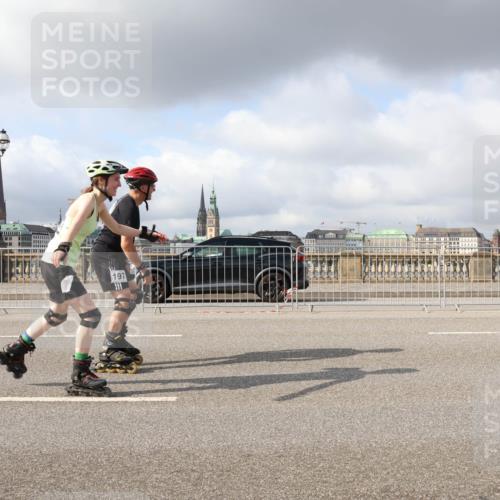 29.06.2025 - hella hamburg halbmarathon Lena Gebhardt http://msf.ph/oto/8266251 29.06.2025 09:04:35 Lombardsbrücke  meine-sportfotos.de
