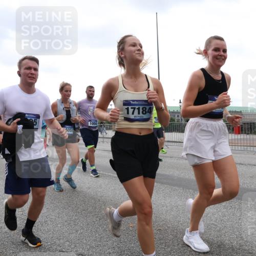 29.06.2025 - hella hamburg halbmarathon Lena Gebhardt http://msf.ph/oto/8266323 29.06.2025 10:46:13 Lombardsbrücke 1004, 1100, 1104, 1421, 1426, 1429, 1465, 1532, 1555, 1608, 1837, 1854, 1867, 1868, 1983, 2398, 2423, 2500, 2522, 2697, 2773, 2813, 2917, 2951, 2954, 2965, 3410, 4104, 4119, 4223, 4317, 4448, 4572, 5635, 5697, 5703, 5769, 5770, 5854, 5892, 6068, 6133, 6333, 6392, 6623, 7268, 7303, 7356, 7364, 7368, 7374, 7605, 7894, 7960, 7983, 8047, 8700, 9120, 9121, 9129, 9337, 9426, 9445, 10153, 10327, 10329, 10367, 10511, 11358, 11361, 11876, 11910, 12298, 12333, 12507, 12522 meine-sportfotos.de