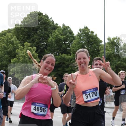29.06.2025 - hella hamburg halbmarathon Jannik Wohlers http://msf.ph/oto/8266345 29.06.2025 10:33:30 Lombardsbrücke 1189, 1275, 1417, 1705, 1787, 1896, 2482, 2526, 3264, 3340, 3345, 3560, 4479, 4696, 4807, 4942, 5557, 5561, 5566, 5584, 5691, 5821, 5822, 5887, 6364, 6515, 6516, 6956, 7027, 7565, 8202, 8375, 8377, 8383, 8401, 9094, 9875, 9995, 10007, 10071, 10561, 10800, 11092, 11111, 11237, 11338, 11642, 12330, 12562, 12835, 13401, 13535, 13741, 13853, 13934, 14032, 14873, 15792, 15845, 17440, 19145, 19164 meine-sportfotos.de