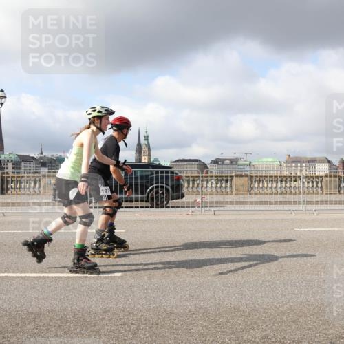 29.06.2025 - hella hamburg halbmarathon Lena Gebhardt http://msf.ph/oto/8266385 29.06.2025 09:04:35 Lombardsbrücke  meine-sportfotos.de