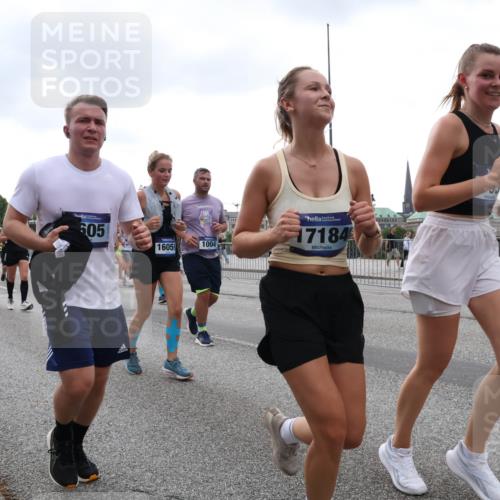 29.06.2025 - hella hamburg halbmarathon Lena Gebhardt http://msf.ph/oto/8266458 29.06.2025 10:46:13 Lombardsbrücke 1004, 1100, 1104, 1421, 1426, 1429, 1465, 1532, 1555, 1608, 1837, 1854, 1867, 1868, 1983, 2398, 2423, 2500, 2522, 2697, 2773, 2813, 2917, 2951, 2954, 2965, 3410, 4104, 4119, 4223, 4317, 4448, 4572, 5635, 5697, 5703, 5769, 5770, 5854, 5892, 6068, 6133, 6333, 6392, 6623, 7268, 7303, 7356, 7364, 7368, 7374, 7605, 7894, 7960, 7983, 8047, 8700, 9120, 9121, 9129, 9337, 9426, 9445, 10153, 10327, 10329, 10367, 10511, 11358, 11361, 11876, 11910, 12298, 12333, 12507, 12522 meine-sportfotos.de