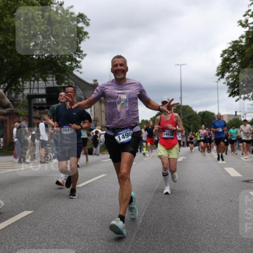 29.06.2025 - hella hamburg halbmarathon Yannick Fuchs http://msf.ph/oto/8266504 29.06.2025 10:48:49 20KM 1125, 1327, 1496, 1506, 1628, 2119, 2474, 2561, 2771, 2884, 2955, 3041, 3652, 3791, 3794, 3945, 4029, 4189, 4231, 4868, 4903, 4938, 5319, 6355, 6433, 6443, 6587, 6938, 8449, 8487, 8514, 8698, 8973, 10191, 10192, 10368, 10376, 11184, 11333, 11747, 11797, 11799, 11976, 12186, 12526, 12584, 12961, 13267, 13297, 13988, 14036, 14175, 14592, 14638, 14660, 14834, 14845, 14948, 15389, 15879, 16047, 16327, 17842, 18031, 18380 meine-sportfotos.de