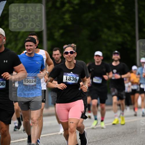29.06.2025 - hella hamburg halbmarathon Dr. Thomas Lammeyer http://msf.ph/oto/8266565 29.06.2025 10:35:37 Kennedybrücke 1097, 1547, 1844, 2831, 2832, 3281, 3396, 3424, 3571, 3681, 4877, 4953, 5165, 5350, 5846, 5965, 6078, 6160, 6573, 6640, 7120, 8806, 8812, 8941, 9078, 9104, 9183, 9883, 10148, 10240, 10435, 10586, 10653, 11178 meine-sportfotos.de