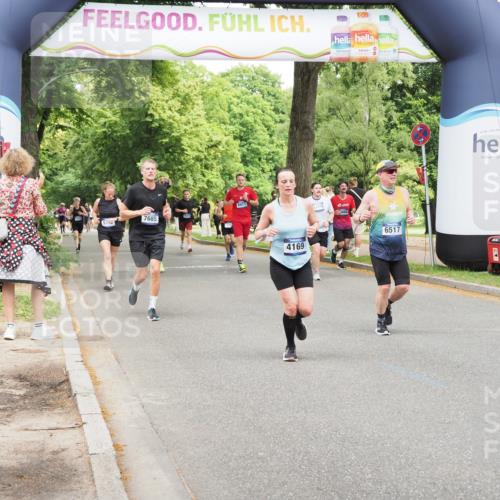 29.06.2025 - hella hamburg halbmarathon MichiJ http://msf.ph/oto/8266576 29.06.2025 10:54:38 Zwischen KM18-KM19 1079, 1367, 2964, 4169, 5363, 5762, 6517, 11088, 15945, 16824, 17062 meine-sportfotos.de