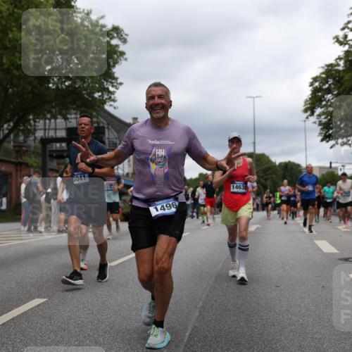 29.06.2025 - hella hamburg halbmarathon Yannick Fuchs http://msf.ph/oto/8266600 29.06.2025 10:48:50 20KM 1125, 1327, 1496, 1506, 1628, 2119, 2474, 2561, 2771, 2884, 2955, 3041, 3652, 3791, 3794, 3945, 4029, 4189, 4231, 4868, 4903, 4938, 5319, 6355, 6433, 6443, 6587, 6938, 8449, 8487, 8514, 8698, 8973, 10191, 10192, 10368, 10376, 11184, 11333, 11568, 11747, 11797, 11799, 11976, 12186, 12526, 12584, 12961, 13267, 13297, 13988, 14036, 14175, 14592, 14638, 14660, 14834, 14845, 14948, 15389, 15854, 15879, 16047, 16327, 17842, 18031, 18380 meine-sportfotos.de