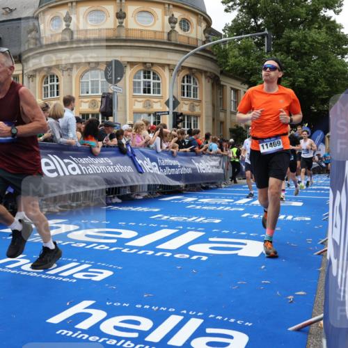 29.06.2025 - hella hamburg halbmarathon Strokosch-Dieckow http://msf.ph/oto/8266603 29.06.2025 10:45:22 Ziel 1697, 2188, 2367, 2470, 3186, 5706, 9105, 10064, 11469, 12277, 12643, 14703, 15563, 15741, 16725, 17499, 18407, 18638 meine-sportfotos.de