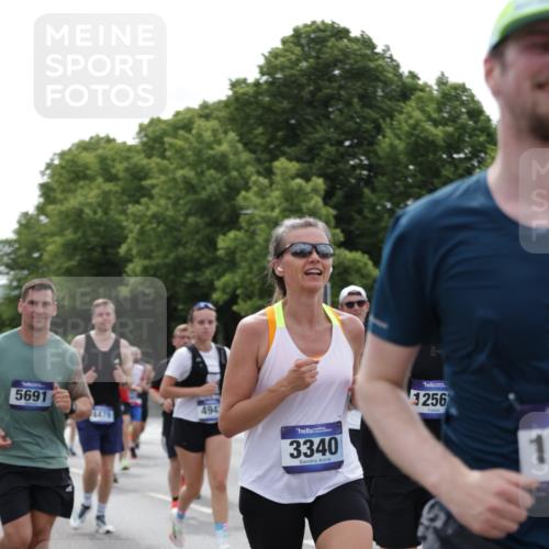 29.06.2025 - hella hamburg halbmarathon Jannik Wohlers http://msf.ph/oto/8266623 29.06.2025 10:33:31 Lombardsbrücke 1189, 1275, 1417, 1705, 1787, 1896, 2482, 2526, 3264, 3340, 3345, 4479, 4696, 4807, 4942, 5557, 5561, 5566, 5584, 5691, 5821, 5822, 5887, 6364, 6515, 6516, 6956, 7027, 7565, 8202, 8277, 8375, 8377, 8383, 8401, 9094, 9875, 9995, 10007, 10071, 10561, 10800, 11092, 11111, 11237, 11338, 11642, 12330, 12562, 12835, 13401, 13485, 13535, 13741, 13853, 13934, 14032, 14873, 15792, 15845, 17440, 17953, 19145, 19164 meine-sportfotos.de
