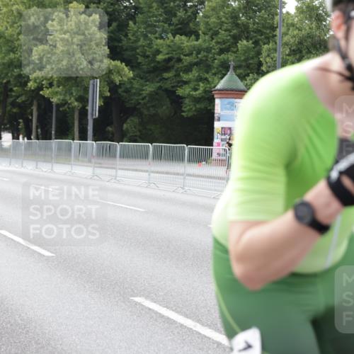 29.06.2025 - hella hamburg halbmarathon Jannik Wohlers http://msf.ph/oto/8266640 29.06.2025 08:50:45 Lombardsbrücke  meine-sportfotos.de
