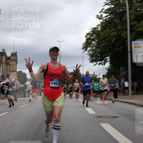 29.06.2025 - hella hamburg halbmarathon Yannick Fuchs http://msf.ph/oto/8266781 29.06.2025 10:48:50 20KM 1125, 1327, 1496, 1506, 1628, 2119, 2474, 2561, 2771, 2884, 2955, 3041, 3652, 3791, 3794, 3945, 4029, 4189, 4231, 4868, 4903, 4938, 5319, 6355, 6433, 6443, 6587, 6938, 8449, 8487, 8514, 8698, 8973, 10191, 10192, 10368, 10376, 11184, 11333, 11568, 11747, 11797, 11799, 11976, 12186, 12526, 12584, 12961, 13267, 13297, 13988, 14036, 14175, 14592, 14638, 14660, 14834, 14845, 14948, 15389, 15854, 15879, 16047, 16327, 17842, 18031, 18380 meine-sportfotos.de