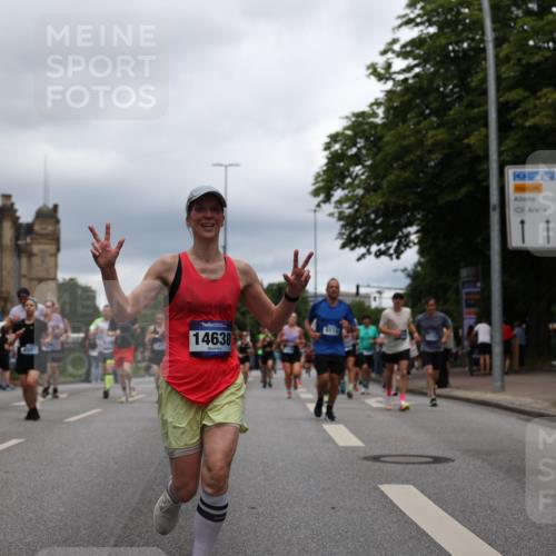 29.06.2025 - hella hamburg halbmarathon Yannick Fuchs http://msf.ph/oto/8266809 29.06.2025 10:48:50 20KM 1125, 1327, 1496, 1506, 1628, 2119, 2474, 2561, 2771, 2884, 2955, 3041, 3652, 3791, 3794, 3945, 4029, 4189, 4231, 4868, 4903, 4938, 5319, 6355, 6433, 6443, 6587, 6938, 8449, 8487, 8514, 8698, 8973, 10191, 10192, 10368, 10376, 11184, 11333, 11568, 11747, 11797, 11799, 11976, 12186, 12526, 12584, 12961, 13267, 13297, 13988, 14036, 14175, 14592, 14638, 14660, 14834, 14845, 14948, 15389, 15854, 15879, 16047, 16327, 17842, 18031, 18380 meine-sportfotos.de