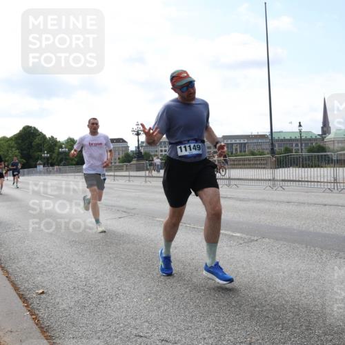 29.06.2025 - hella hamburg halbmarathon Lena Gebhardt http://msf.ph/oto/8266820 29.06.2025 10:11:14 Lombardsbrücke 1166, 1186, 1723, 1781, 2868, 3837, 4287, 5254, 5653, 7271, 7370, 8171, 8206, 8207, 8368, 8561, 9119, 9169, 9829, 10196, 10372, 11149, 11755, 12286, 12426, 12556, 12571, 12790, 12836, 13588, 13594, 13603, 14022, 14149, 14270, 15009, 15214, 15252, 15797, 15908, 16383, 16808, 17142, 17500, 17787, 18382, 19172, 19241 meine-sportfotos.de