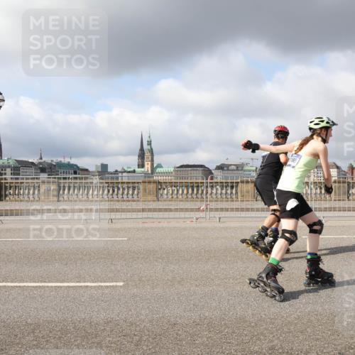 29.06.2025 - hella hamburg halbmarathon Lena Gebhardt http://msf.ph/oto/8266859 29.06.2025 09:04:35 Lombardsbrücke  meine-sportfotos.de