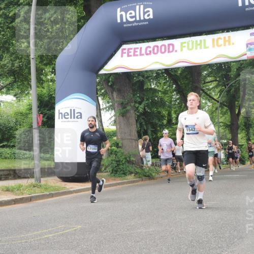 29.06.2025 - hella hamburg halbmarathon KatJ http://msf.ph/oto/8266950 29.06.2025 10:39:16 Zwischen KM18-KM19 1098, 2397, 2818, 4967, 6286, 8139 meine-sportfotos.de