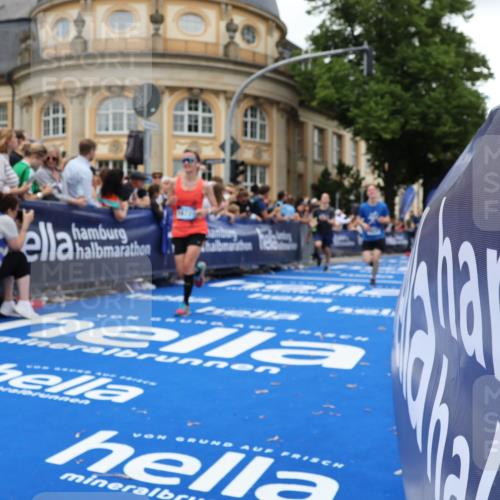 29.06.2025 - hella hamburg halbmarathon Strokosch-Dieckow http://msf.ph/oto/8267041 29.06.2025 10:45:31 Ziel 2138, 2415, 5623, 6831, 8374, 8668, 11291, 11495, 12154, 12277, 12643, 14062, 14764, 15666, 16725, 17674, 18407, 18638, 18862, 18878 meine-sportfotos.de