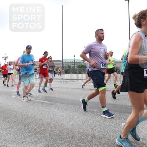 29.06.2025 - hella hamburg halbmarathon Lena Gebhardt http://msf.ph/oto/8267062 29.06.2025 10:46:14 Lombardsbrücke 1004, 1100, 1104, 1421, 1426, 1429, 1465, 1532, 1555, 1608, 1837, 1854, 1867, 1868, 1983, 2398, 2423, 2500, 2522, 2697, 2773, 2813, 2951, 2954, 2965, 3410, 4104, 4119, 4223, 4317, 4448, 4572, 5635, 5697, 5703, 5769, 5770, 5854, 5892, 6068, 6133, 6333, 6392, 6623, 7268, 7303, 7356, 7364, 7368, 7374, 7605, 7894, 7960, 7983, 8047, 8700, 9120, 9121, 9129, 9337, 9426, 9445, 10153, 10327, 10329, 10367, 10511, 11358, 11361, 11876, 11910, 12298, 12333, 12507, 12522 meine-sportfotos.de