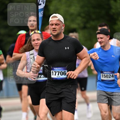29.06.2025 - hella hamburg halbmarathon Dr. Thomas Lammeyer http://msf.ph/oto/8267071 29.06.2025 10:35:38 Kennedybrücke 1547, 1844, 2831, 2832, 3281, 3396, 3424, 3571, 3681, 4877, 4953, 5165, 5350, 5846, 5965, 6078, 6160, 6573, 6640, 7120, 8806, 8812, 8941, 9078, 9104, 9183, 9883, 10148, 10240, 10435, 10586, 10653, 11178 meine-sportfotos.de