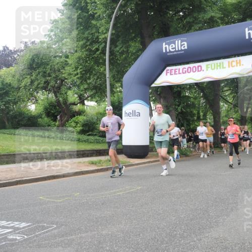 29.06.2025 - hella hamburg halbmarathon KatJ http://msf.ph/oto/8267088 29.06.2025 10:39:19 Zwischen KM18-KM19 1098, 7409, 8139 meine-sportfotos.de