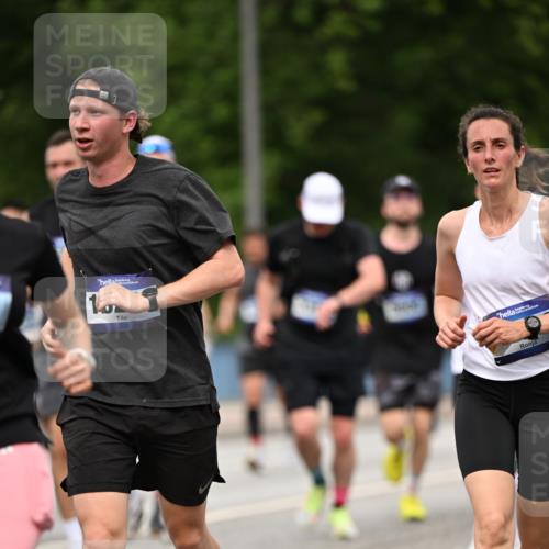 29.06.2025 - hella hamburg halbmarathon Dr. Thomas Lammeyer http://msf.ph/oto/8267179 29.06.2025 10:35:39 Kennedybrücke 1235, 1547, 1844, 2831, 2832, 3281, 3396, 3424, 3571, 3681, 4877, 4953, 5165, 5350, 5846, 5965, 6078, 6160, 6344, 6573, 6640, 7120, 8806, 8812, 8941, 9078, 9104, 9183, 9478, 9883, 10148, 10240, 10435, 10586, 10653, 11178 meine-sportfotos.de