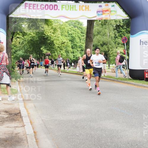 29.06.2025 - hella hamburg halbmarathon MichiJ http://msf.ph/oto/8267208 29.06.2025 10:54:48 Zwischen KM18-KM19 4666, 7685, 8279, 8971, 10372, 11720, 12418, 12790, 14436, 14869, 15429 meine-sportfotos.de