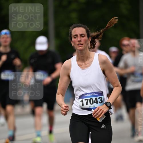 29.06.2025 - hella hamburg halbmarathon Dr. Thomas Lammeyer http://msf.ph/oto/8267260 29.06.2025 10:35:40 Kennedybrücke 1235, 1547, 1844, 2831, 2832, 3396, 3424, 3571, 3681, 4877, 4953, 5165, 5350, 5846, 5965, 6078, 6160, 6344, 6573, 6640, 7120, 8806, 8812, 8941, 9078, 9104, 9183, 9478, 9883, 10148, 10240, 10435, 10586, 10653, 11178 meine-sportfotos.de