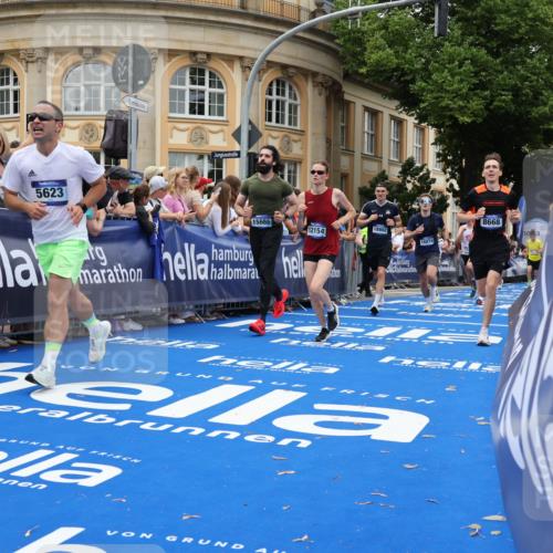 29.06.2025 - hella hamburg halbmarathon Strokosch-Dieckow http://msf.ph/oto/8267351 29.06.2025 10:45:36 Ziel 2138, 2415, 5047, 5623, 6071, 6711, 6831, 8374, 8668, 11291, 11495, 12154, 14062, 14764, 15666, 16617, 17332, 17674, 18862, 18878 meine-sportfotos.de