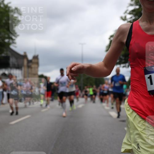 29.06.2025 - hella hamburg halbmarathon Yannick Fuchs http://msf.ph/oto/8267393 29.06.2025 10:48:51 20KM 1125, 1327, 1496, 1506, 1628, 2119, 2474, 2561, 2771, 2884, 2955, 3041, 3652, 3791, 3794, 3945, 4029, 4189, 4231, 4868, 4903, 4938, 5319, 6355, 6433, 6443, 6587, 6938, 8449, 8487, 8514, 8698, 8973, 10191, 10192, 10368, 10376, 11184, 11333, 11568, 11747, 11797, 11799, 11976, 12186, 12526, 12584, 12961, 13267, 13297, 13988, 14036, 14175, 14592, 14638, 14834, 14845, 14948, 15389, 15854, 15879, 16047, 16327, 17842, 18031, 18380 meine-sportfotos.de